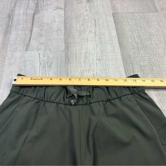 Lululemon On The Fly Short In Green Size 6 - Picture 4 of 7